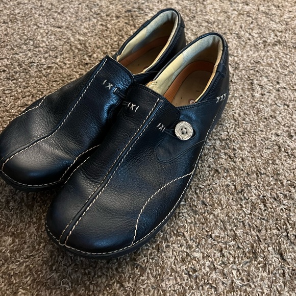 Clark’s slip on shoes - Picture 1 of 4